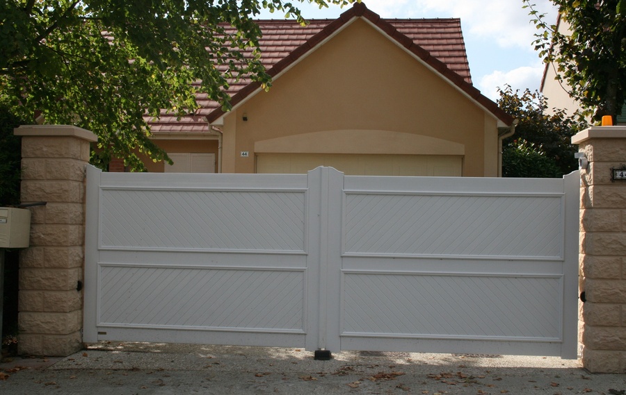 Nos modèles de portails PVC à AJACCIO