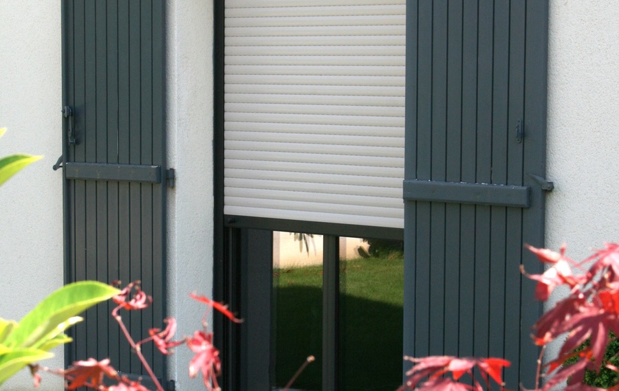 Volets battants roulants et occultants à AJACCIO