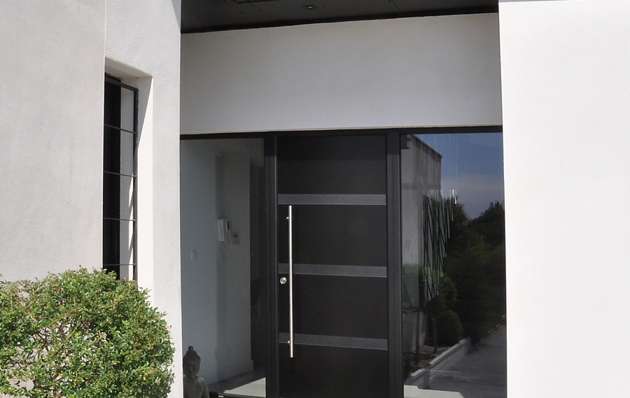 Notre gamme de portes d'entrée en ALU CLASSIQUE et CONTEMPORAINE à AJACCIO